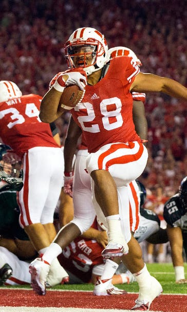 Deal, Badgers solidly defeat Hawaii, 28-0